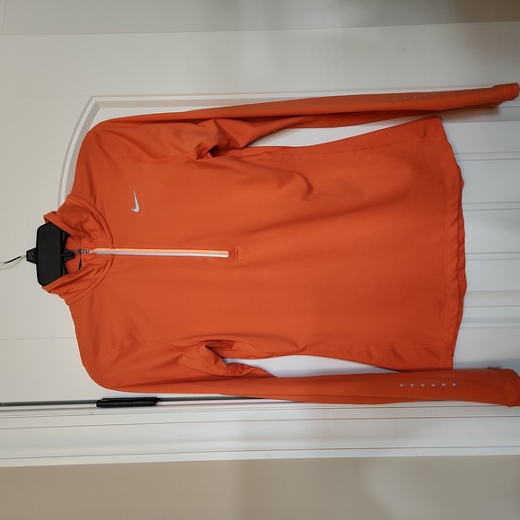 Nike shirt - Picture 1 of 2